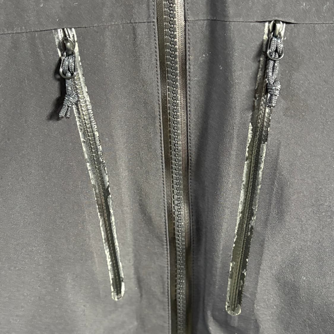 L 아크테릭스 피션 sv 고어텍스 블랙 패딩 상품이미지10