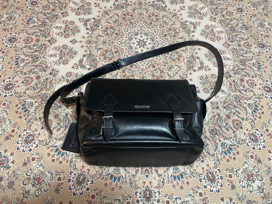 생로랑 by 안토니 바카렐로 카프스킨 플랩 메신저 백 상품이미지3