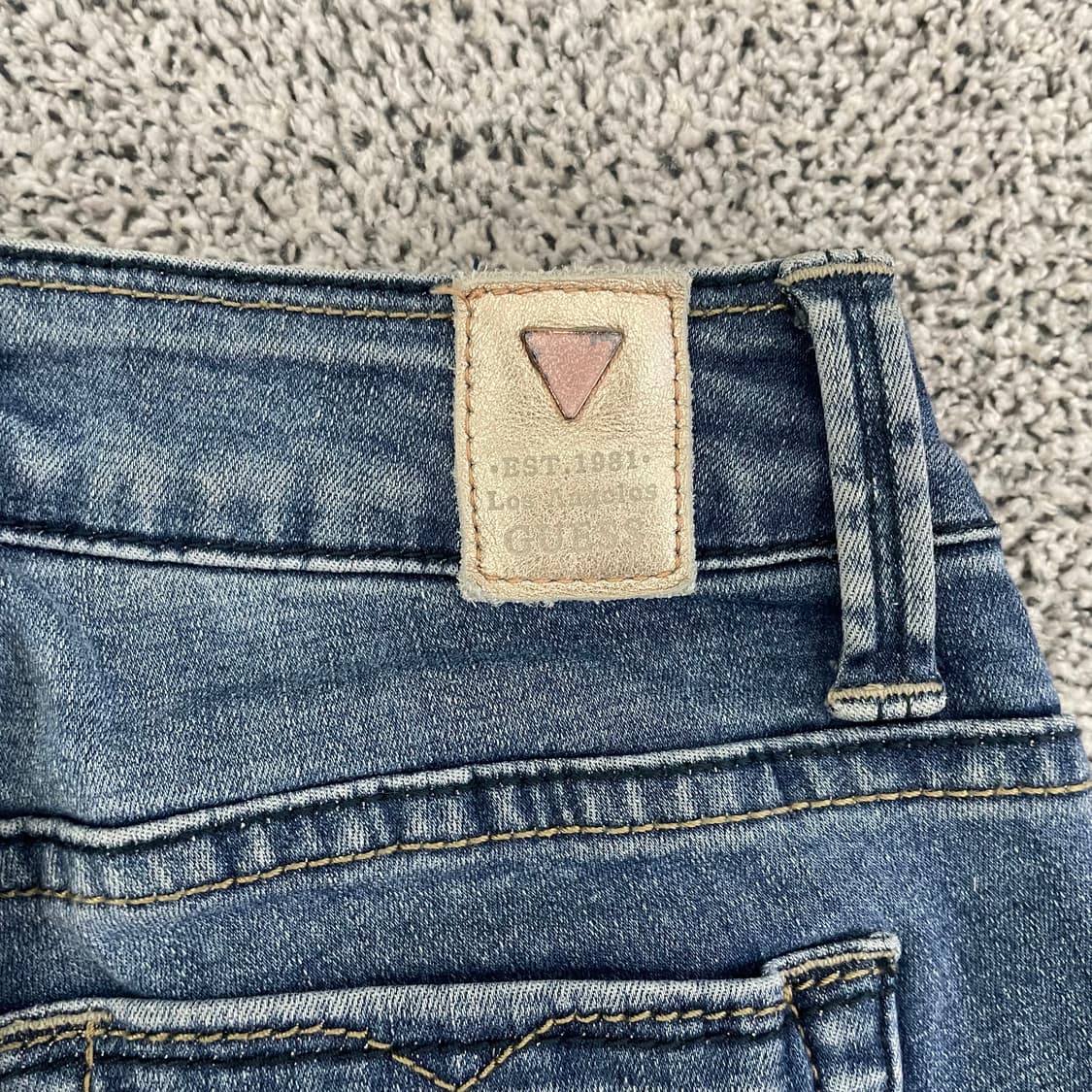 [24] 게스 스키니핏 워싱 데님팬츠 1209EB2 상품이미지3