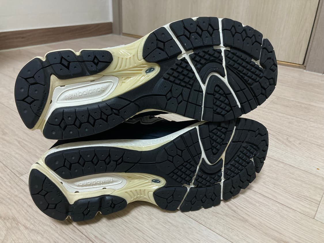 뉴발란스 2002RCA 240(235) 판매 상품이미지4