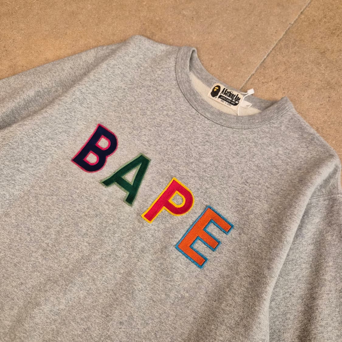 베이프 맨투맨 상품이미지2