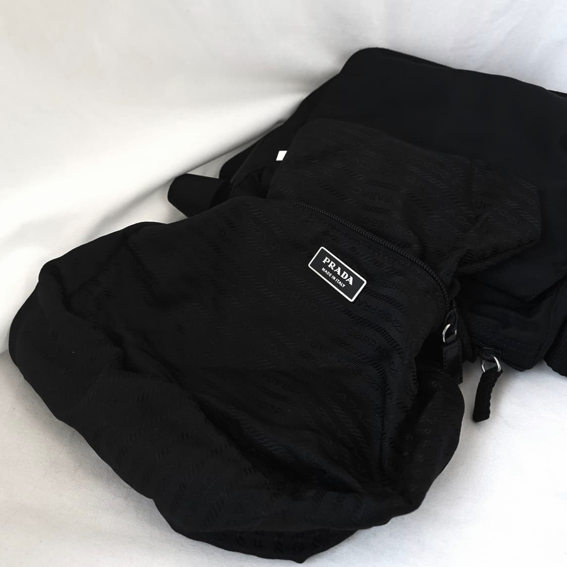 [정품 PRADA] 프라다 포코노 나일론 크로스백 주우재백 남녀공용 상품이미지7