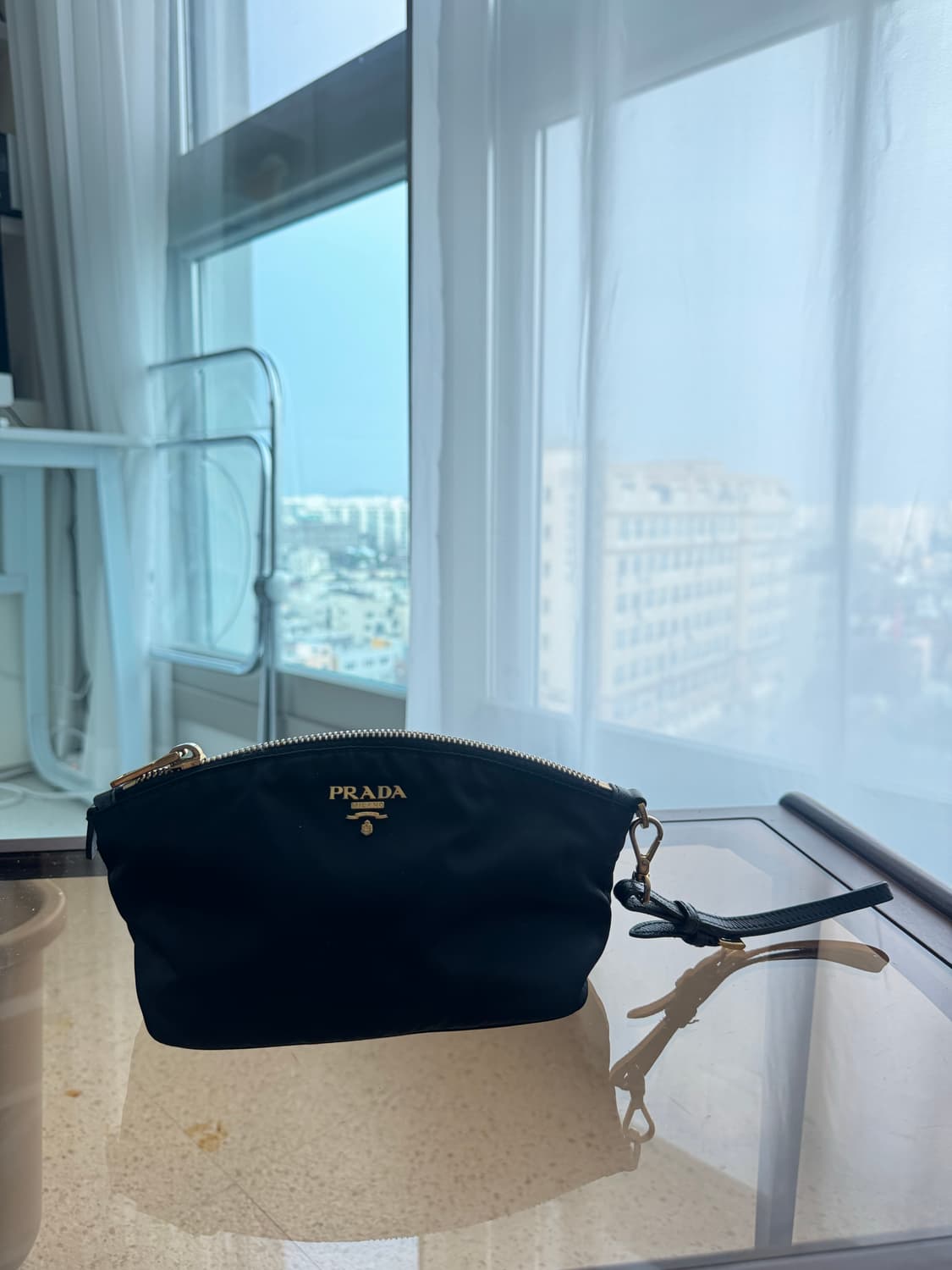 프라다 포코노 금장 파우치 상품이미지4