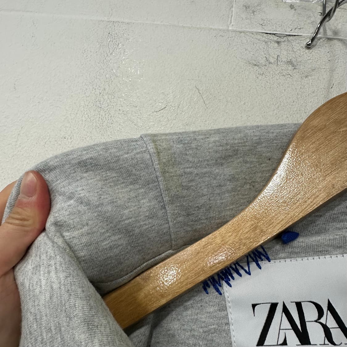 자라X아더에러 후드티 상품이미지4