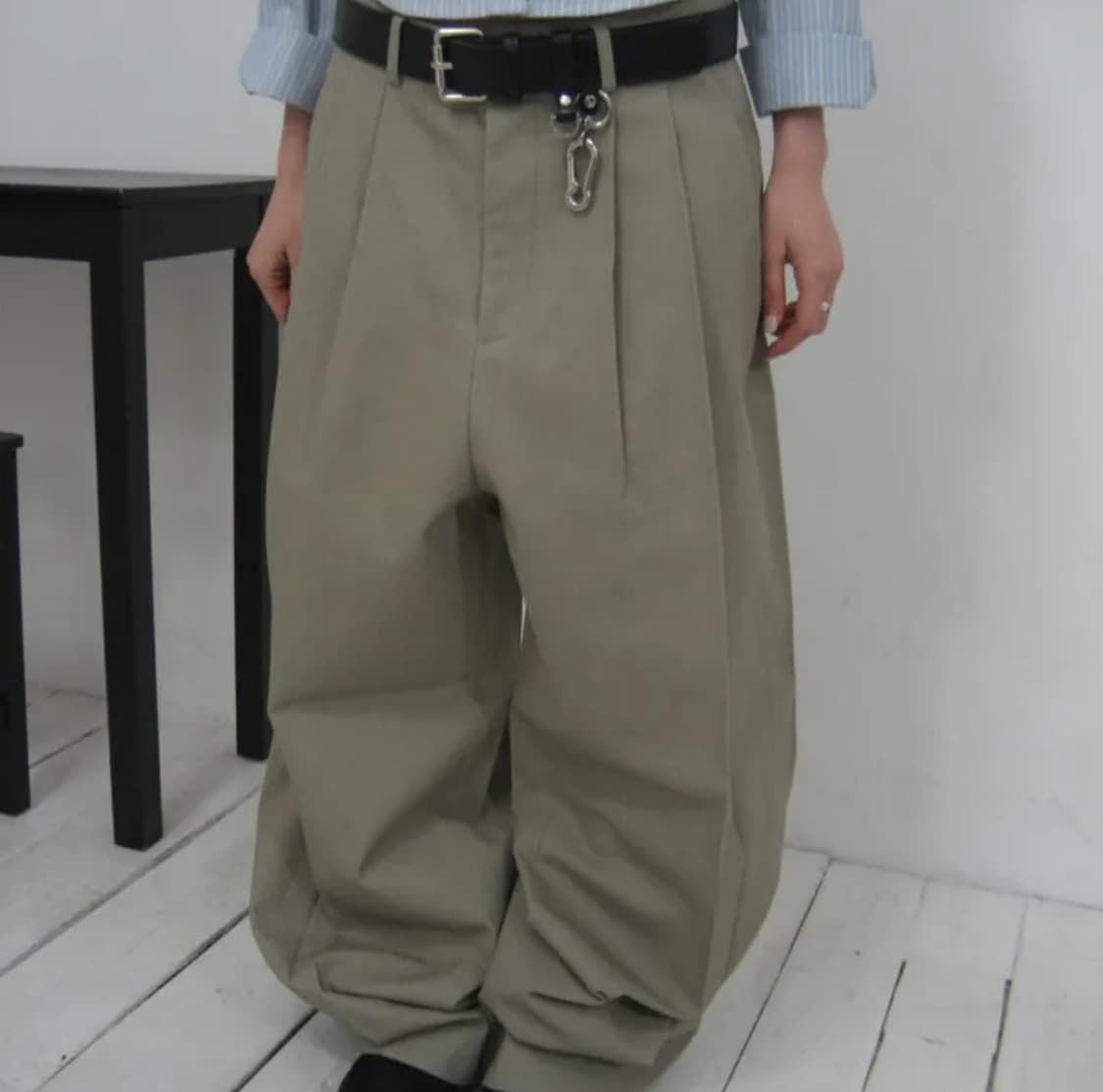 투턱 슬랙스 상품이미지1