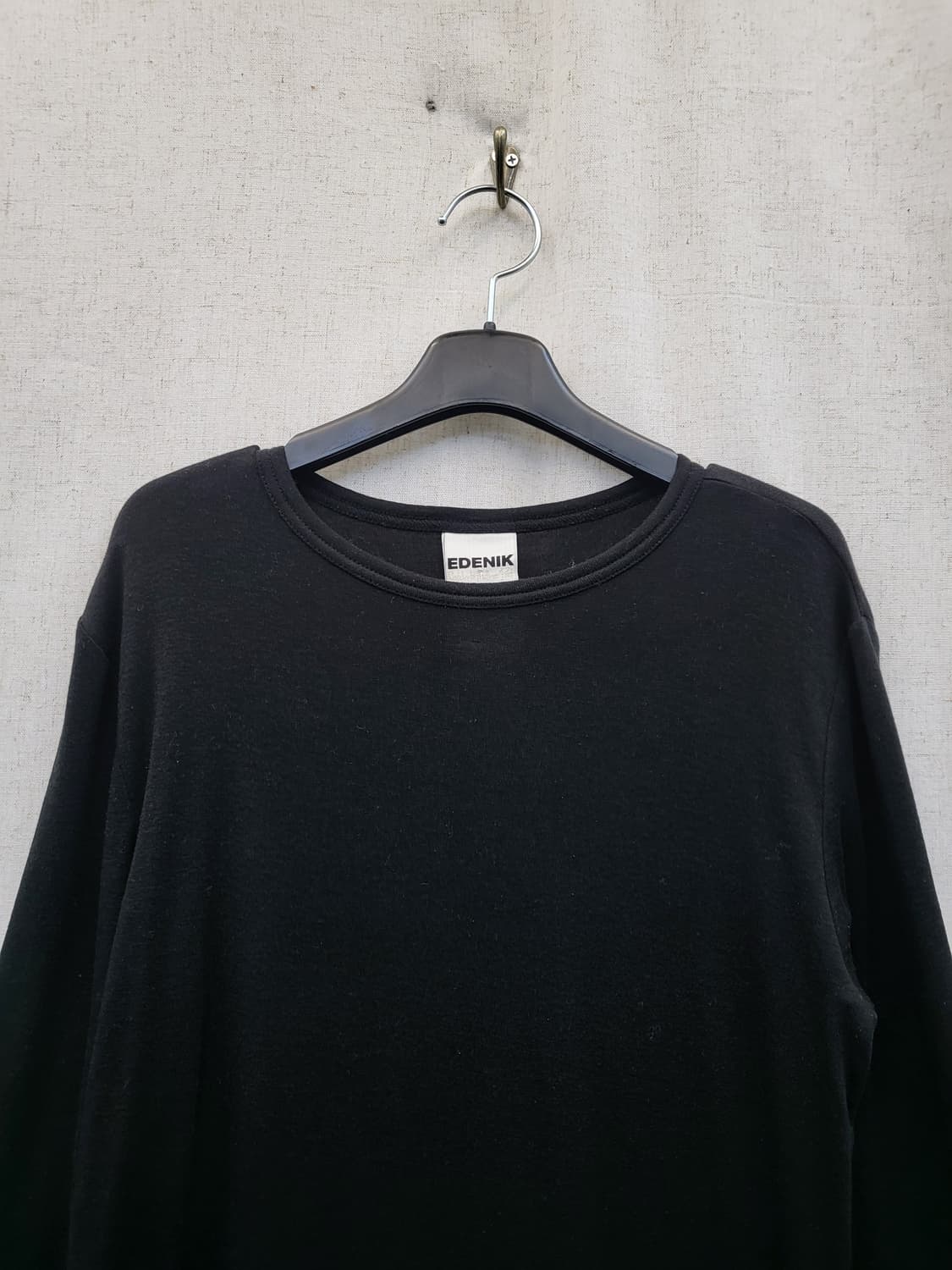 EDENIK 블랙 긴팔 티셔츠 상품이미지3