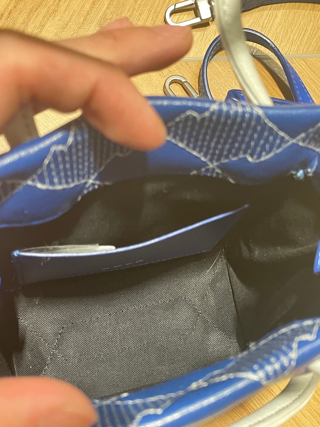 아더에러 크로스백 테닛 쇼퍼백  tenit shopper bag 상품이미지3