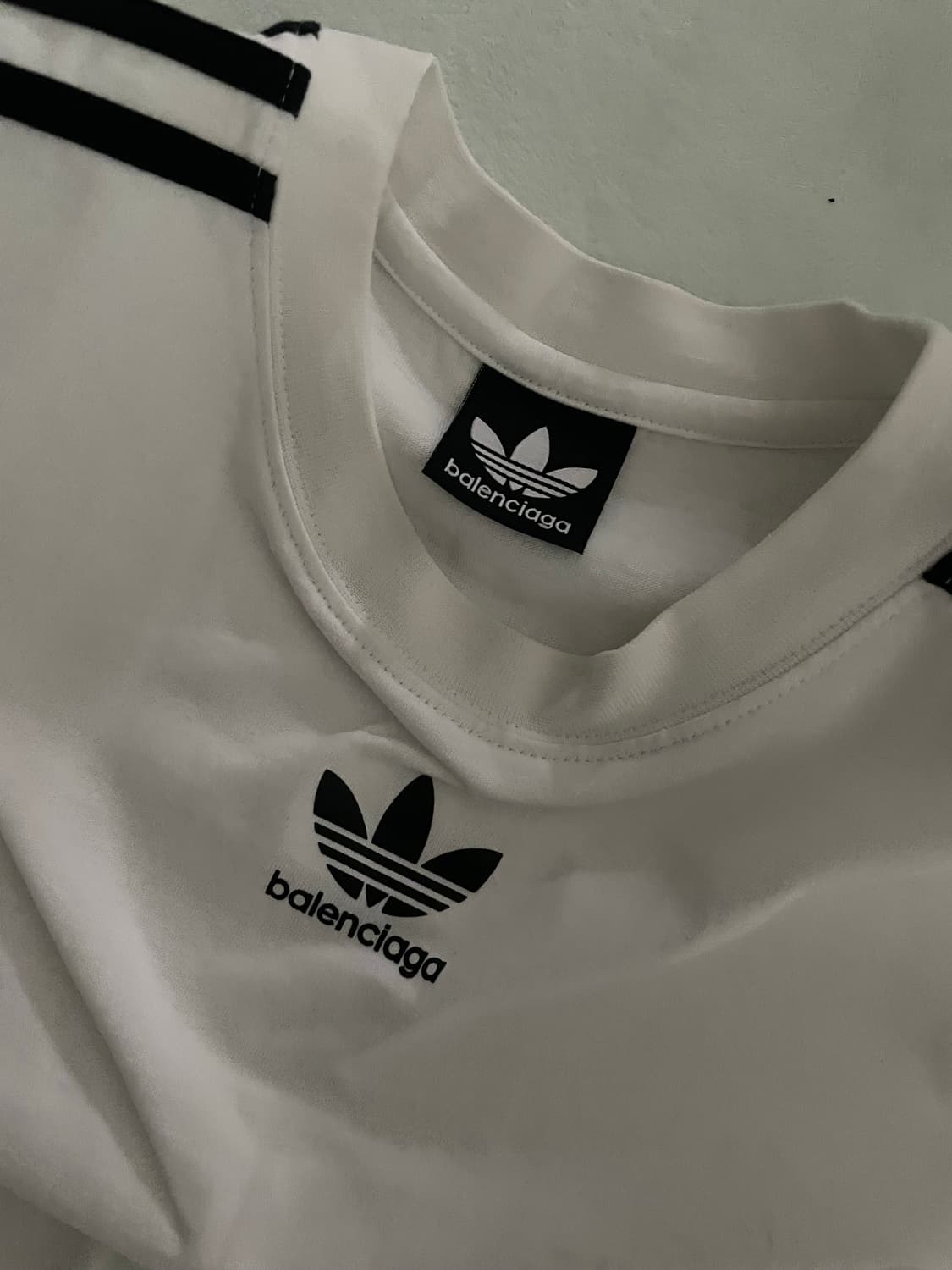 발렌시아가 x 아디다스 오버사이즈 티셔츠 화이트 상품이미지1