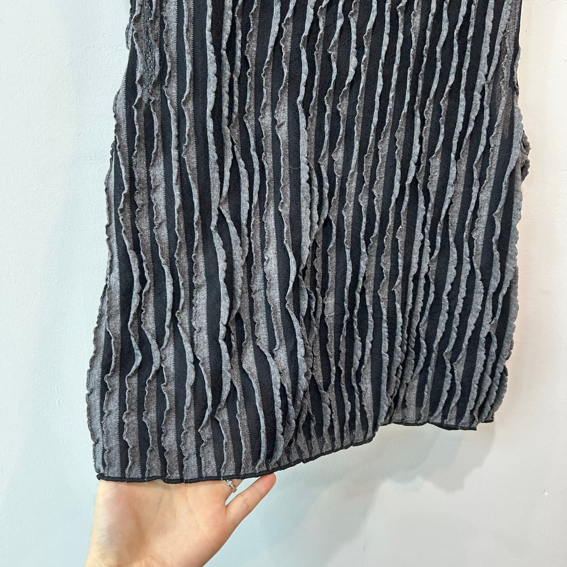 플리츠 러플 디테일 슬리브리스 상품이미지3