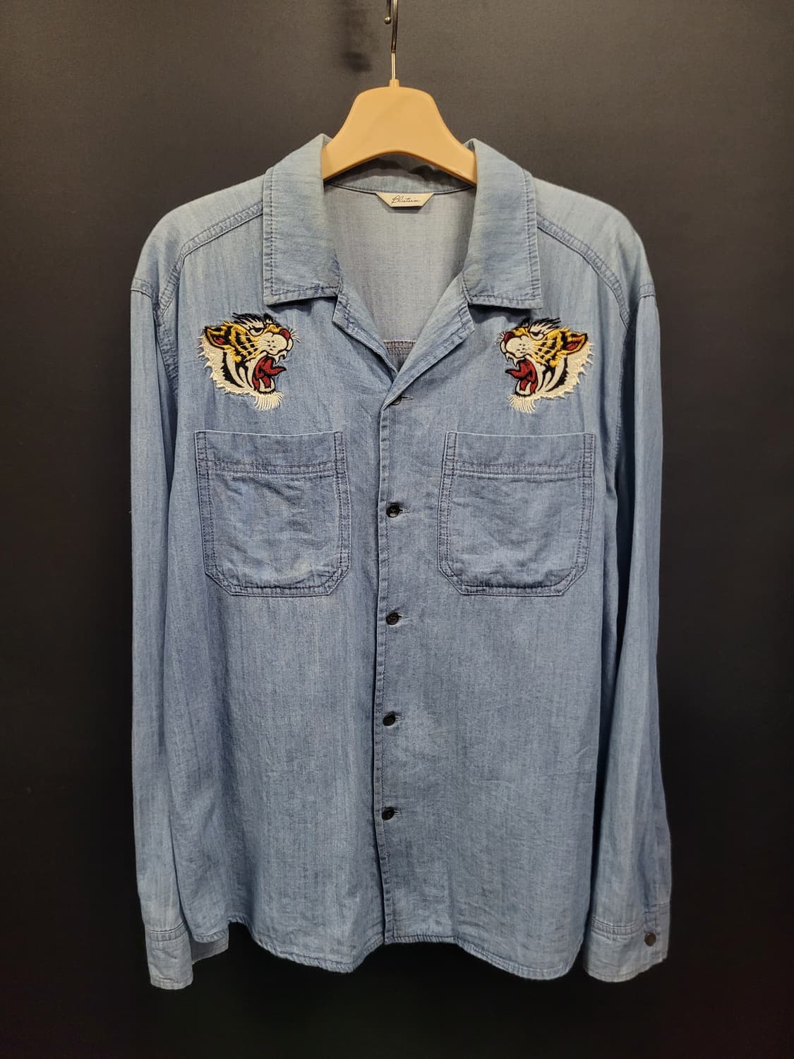 Blistarm 타이거 자수 오버핏 빈티지 데님 셔츠 상품이미지1