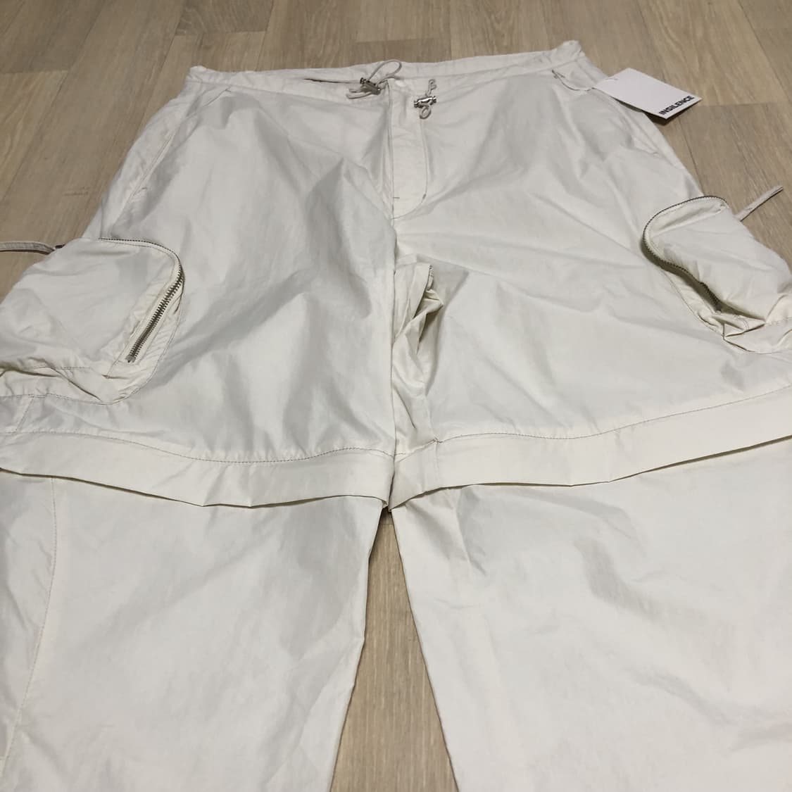 (L) 새상품 인사일런스 INSILENCE 디태처블 트랙 카고 팬츠 크림 상품이미지3