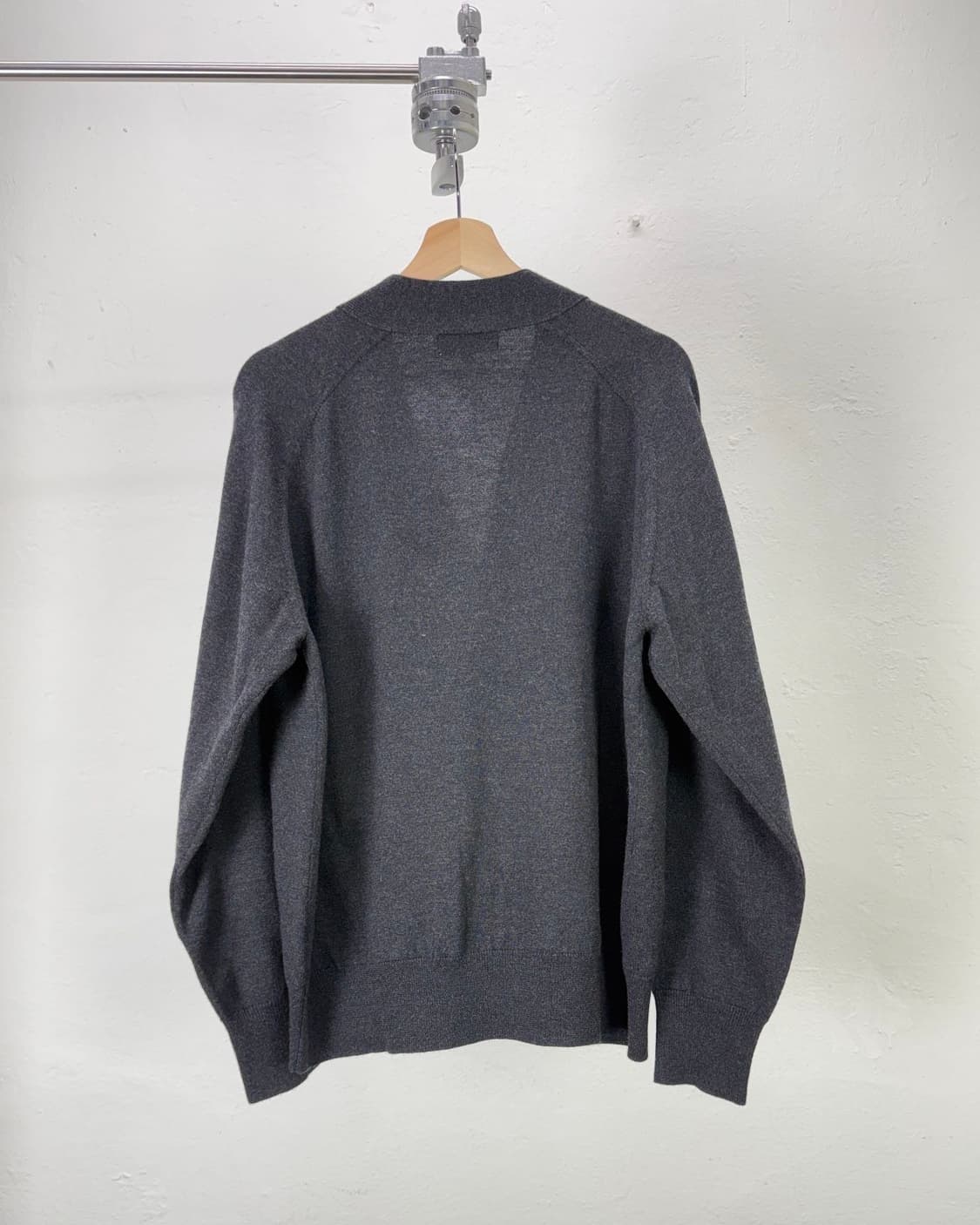 마가렛호웰 차콜 메리노 울 하이 브이넥 니트 가디건 상품이미지6