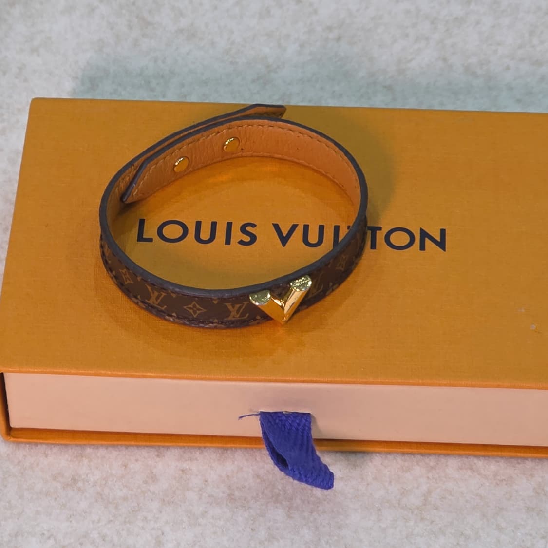 루이비통 모노그램 에센셜v 팔찌 m6042 상품이미지1