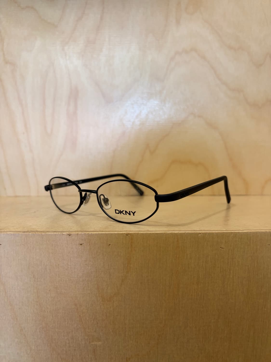 [DKNY] MADE IN ITALY 블랙 타원형 안경테 상품이미지2