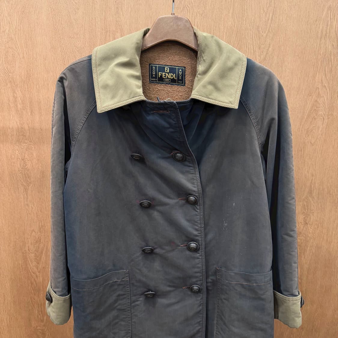 펜디 진스 하프 코트 더블 브레스티드 버튼 패치 포켓 레귤러핏 차콜 상품이미지4