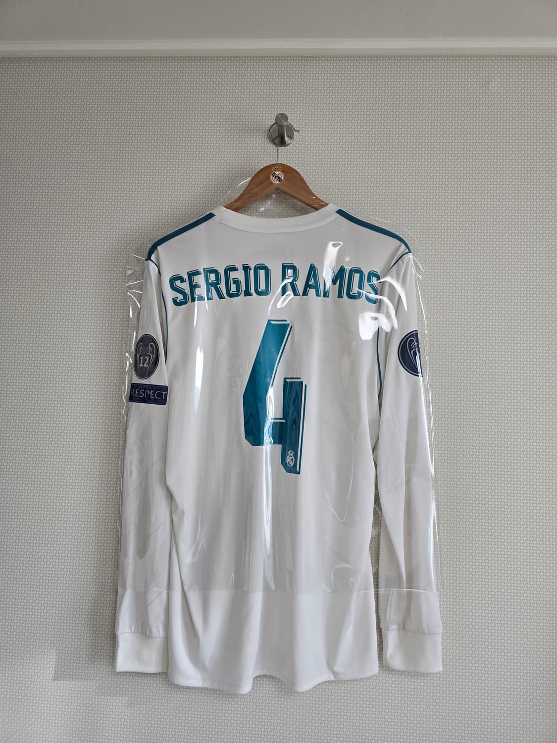17-18 레알마드리드 홈 긴팔 유니폼 세르히오 라모스 상품이미지1