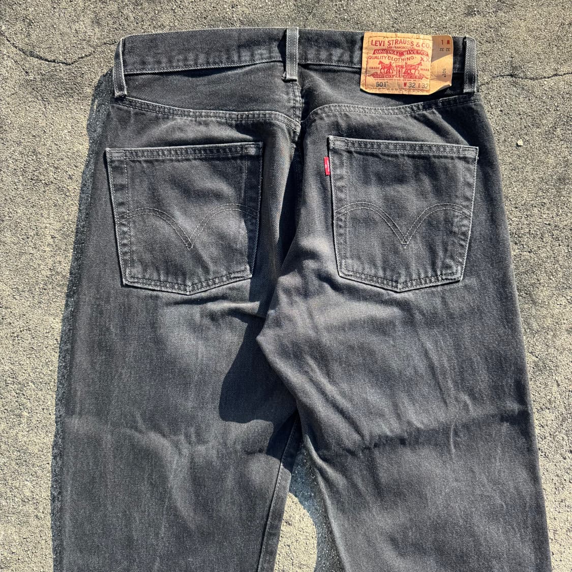 [32] 리바이스 501 블랙 데님 팬츠 상품이미지4