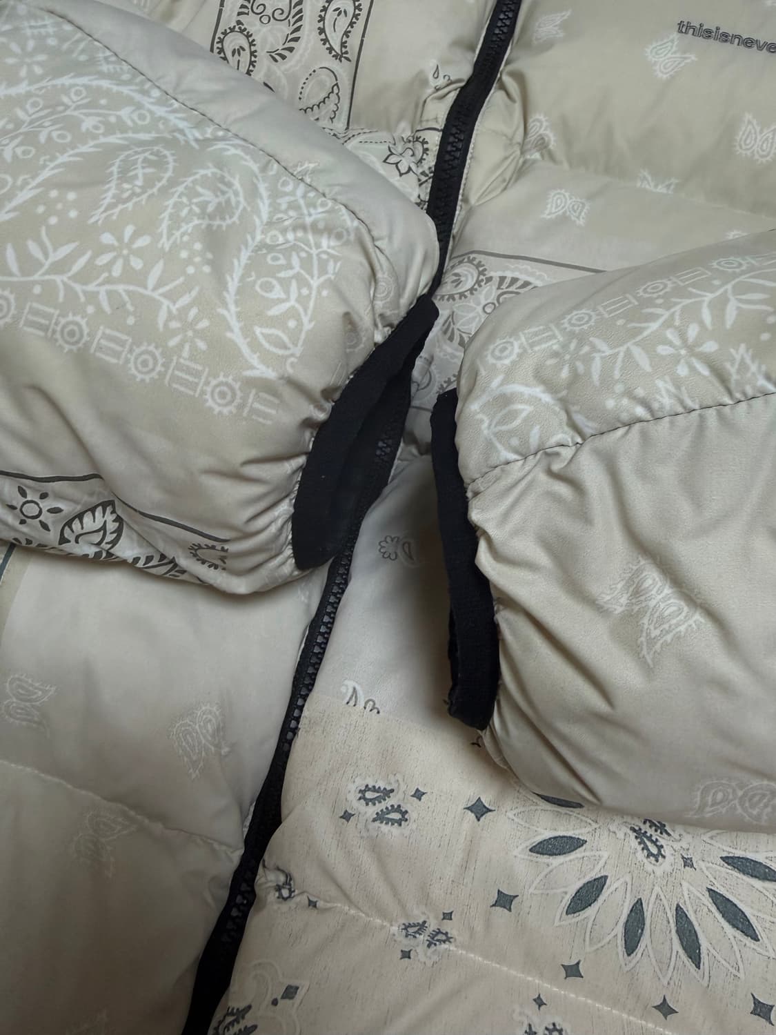 디스이즈네버댓 반다나 패딩 상품이미지2