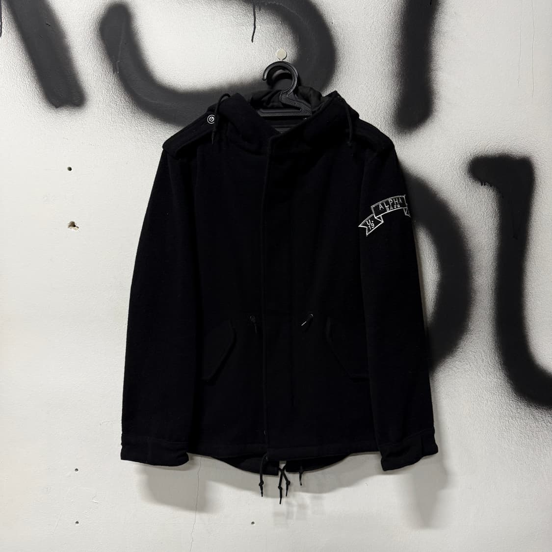 알파인더스트리 x 나노 유니버스 패치 디테일 피쉬테일 m65 피코트 상품이미지1