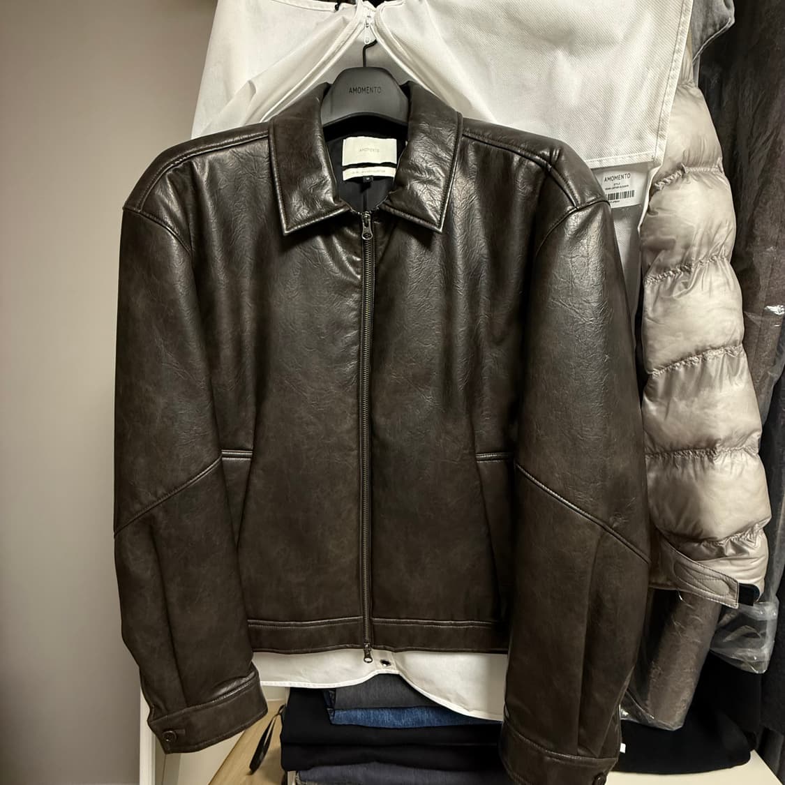 [M]아모멘토 25fw 신세틱 비건 레더 블루종 상품이미지2