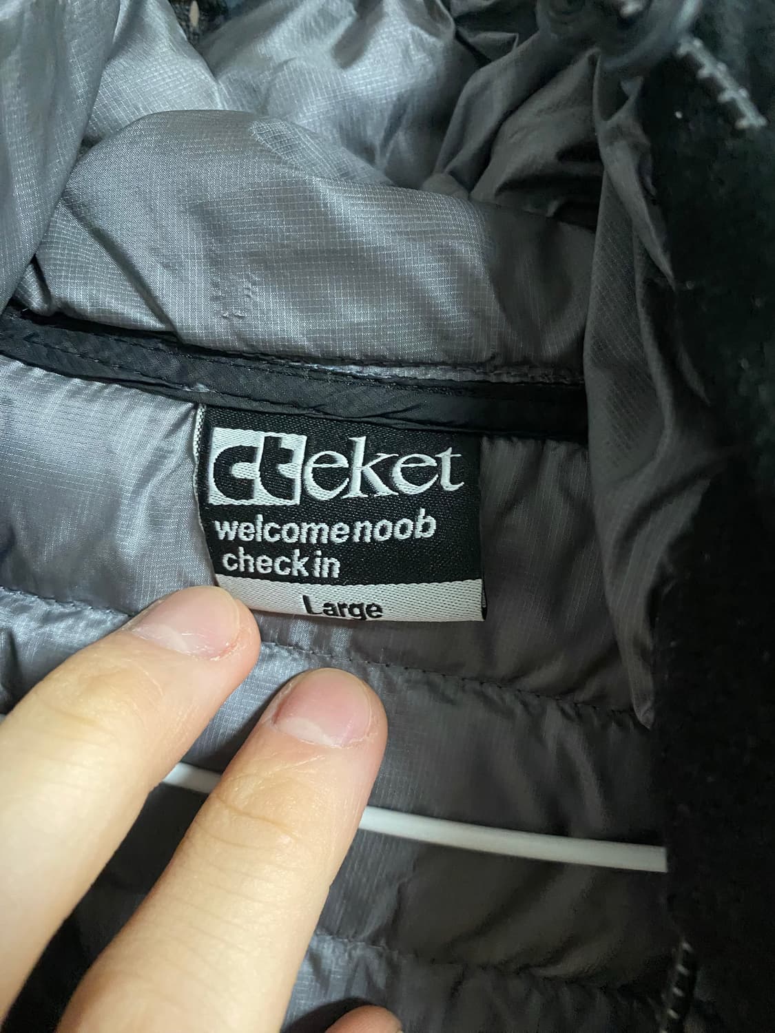테켓 경량패딩 블랙 L 팝니다 상품이미지4