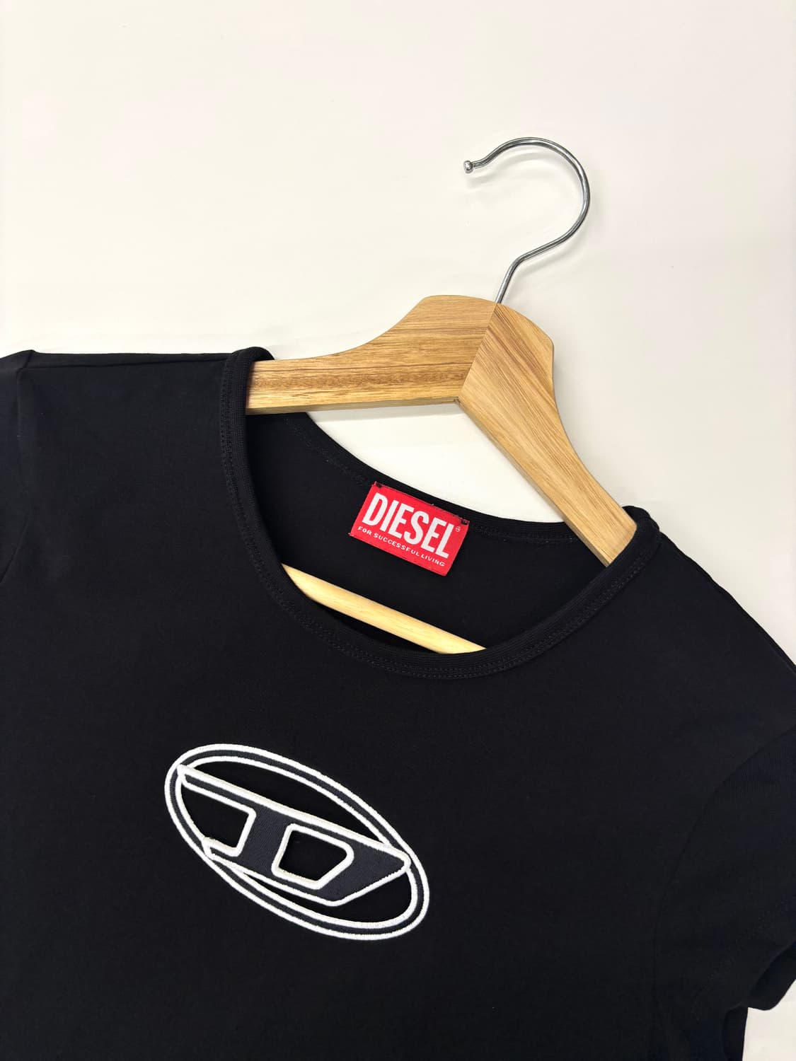 Diesel 디젤 블랙 피카부 로고 반팔 상품이미지4