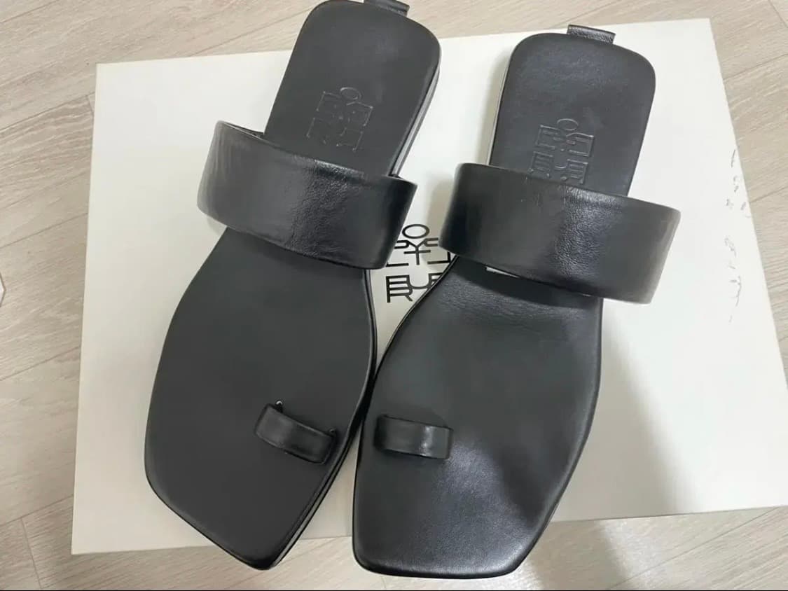 3)폴리테루 링샌들 초판 블랙 상품이미지1