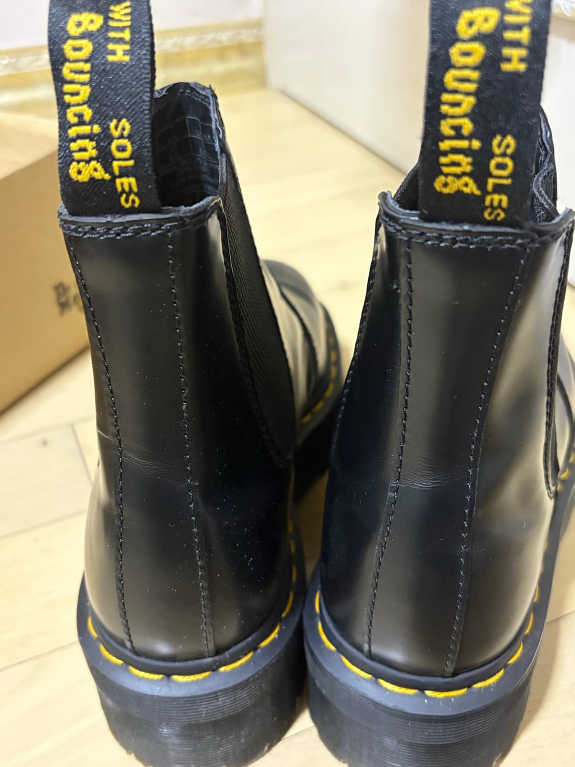 닥터마틴 2976 쿼드 블랙 폴리시드 스무스 UK7 상품이미지2