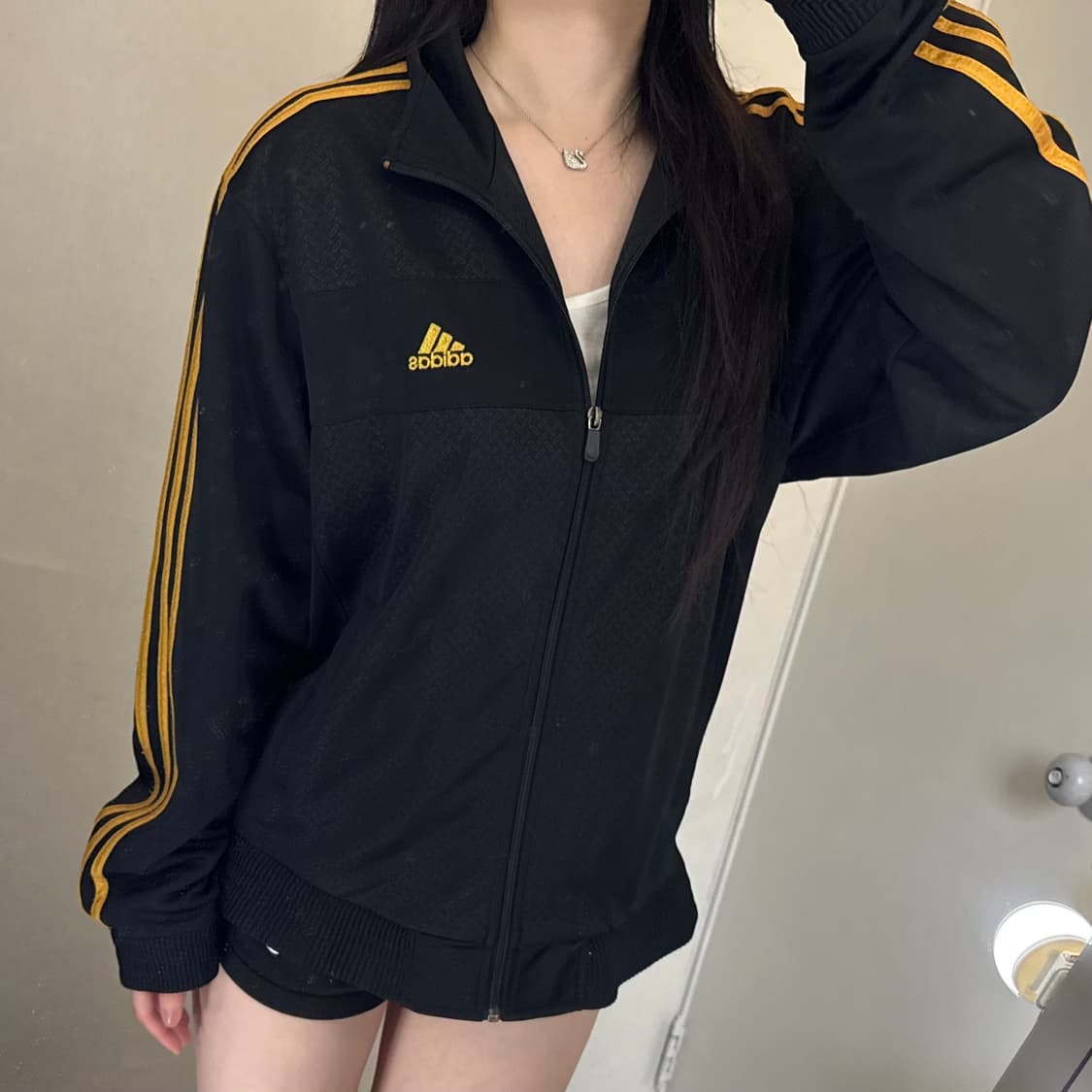 아디다스 삼선 로고 금검 져지 🖤💛 상품이미지1