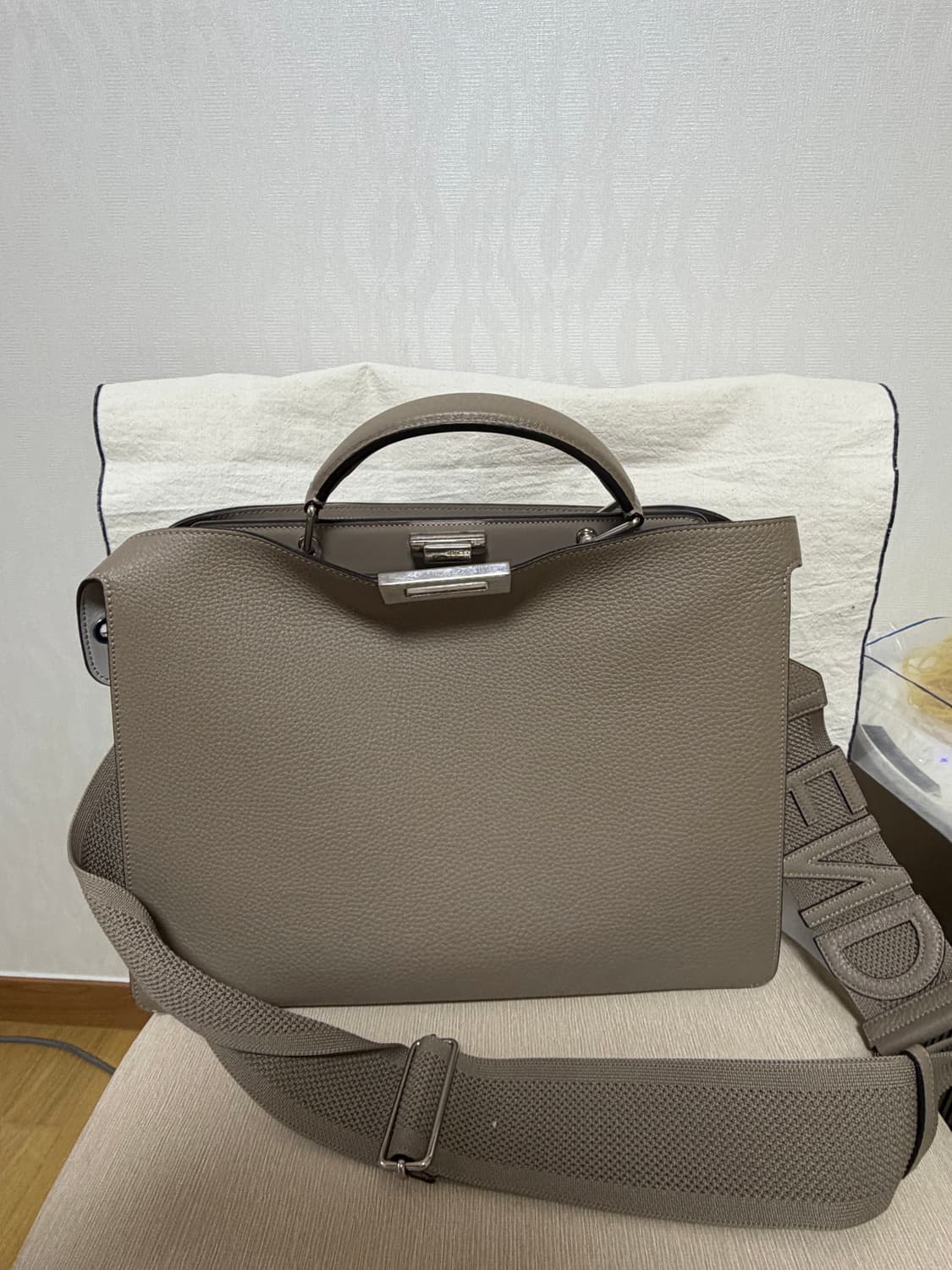 펜디 피카부 아이씨유 미디움 토트숄더백 상품이미지1