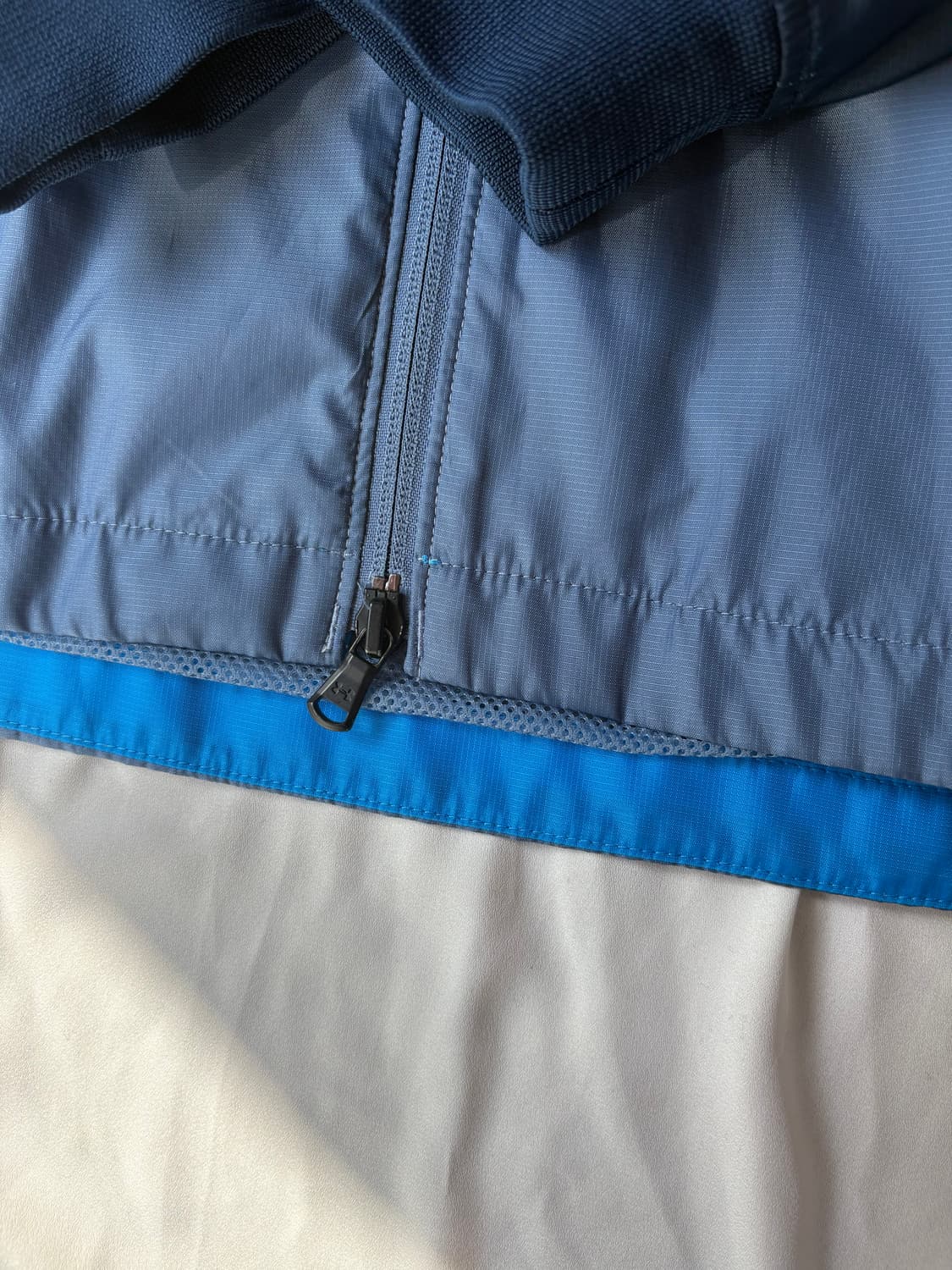 언더아머 바람막이 상품이미지5