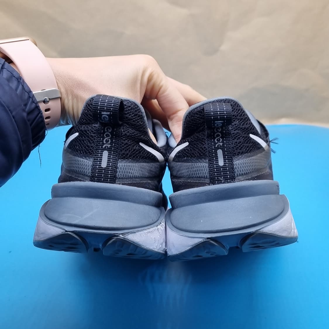 나이키 레전드 리액트2 런닝화240 상품이미지4