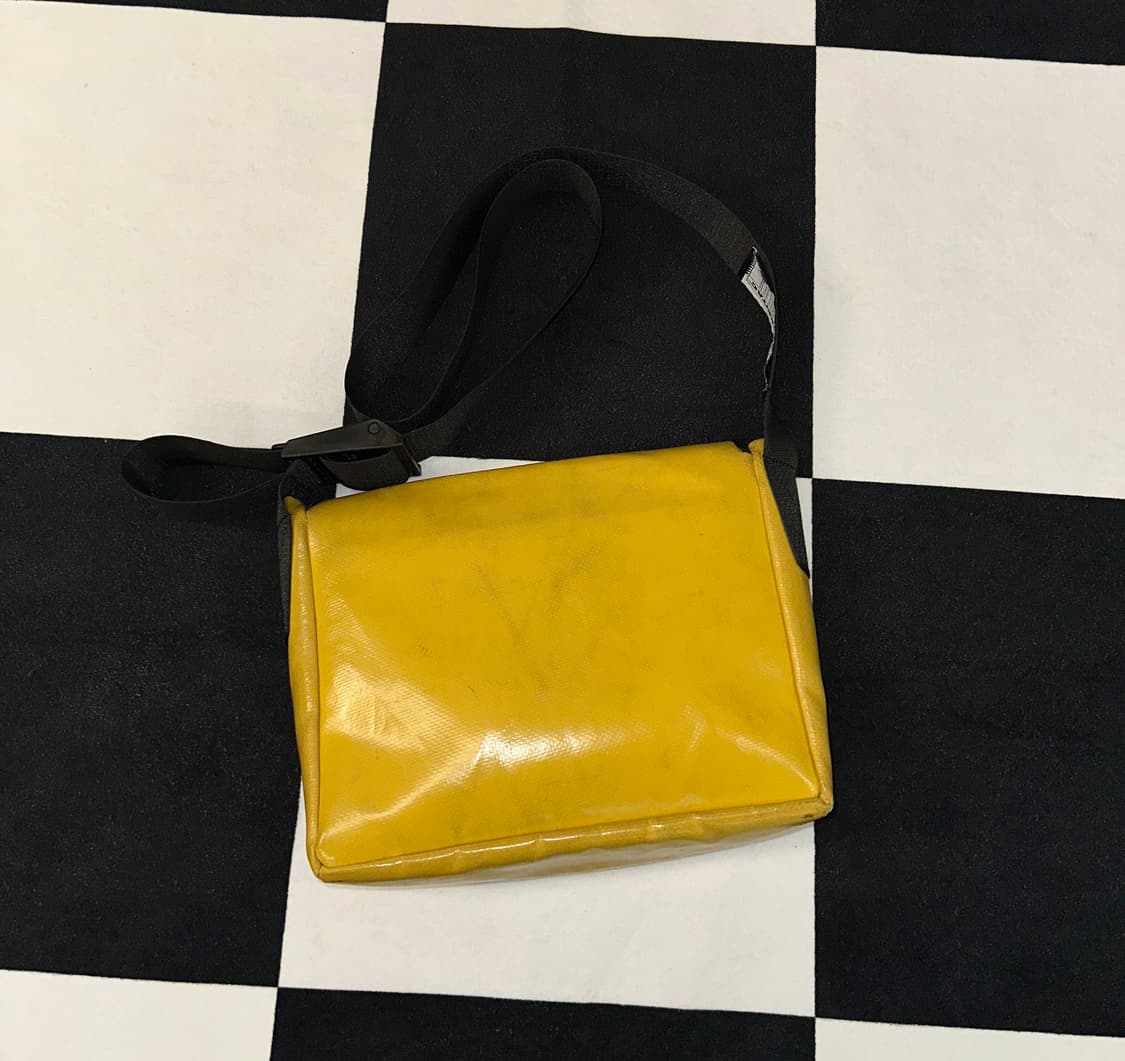 프라이탁 라씨 크로스 백 상품이미지3