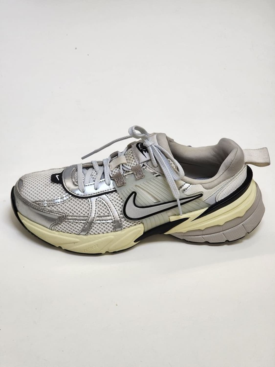 NIKE V2K 런 퓨어 플래티넘 메탈릭 실버 250 상품이미지3