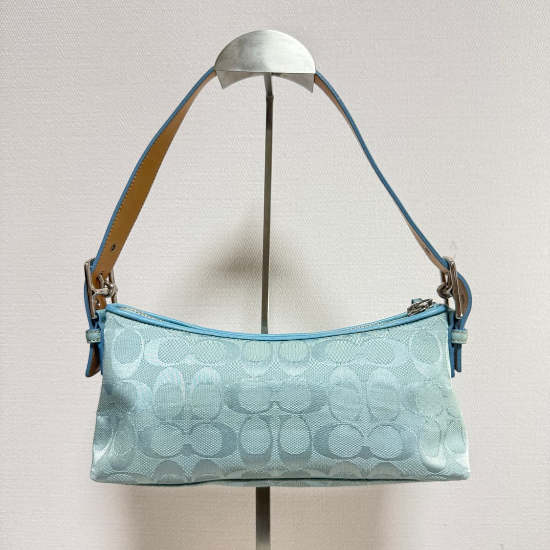 희귀⚡️ y2k 코치 바게트 백 - 베이비 블루 상품이미지2