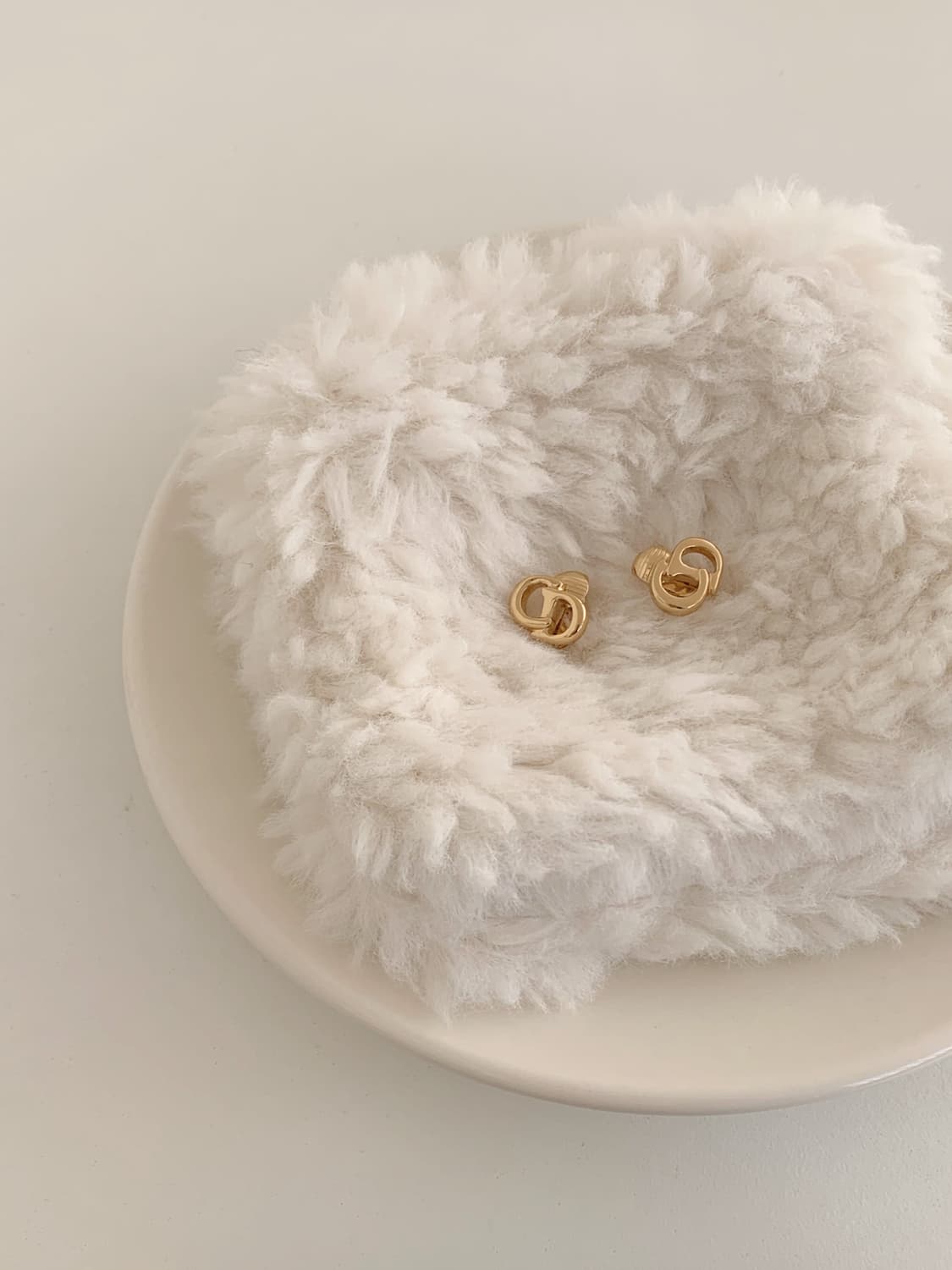 [ 디올 ] 빈티지 디올 골드 로고 클립 귀걸이 상품이미지1