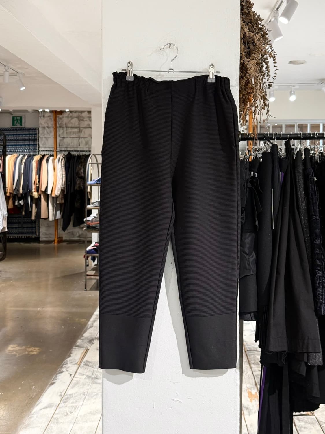 이세이미야케 블랙 립 패널 베스트 팬츠 셋업 상품이미지4