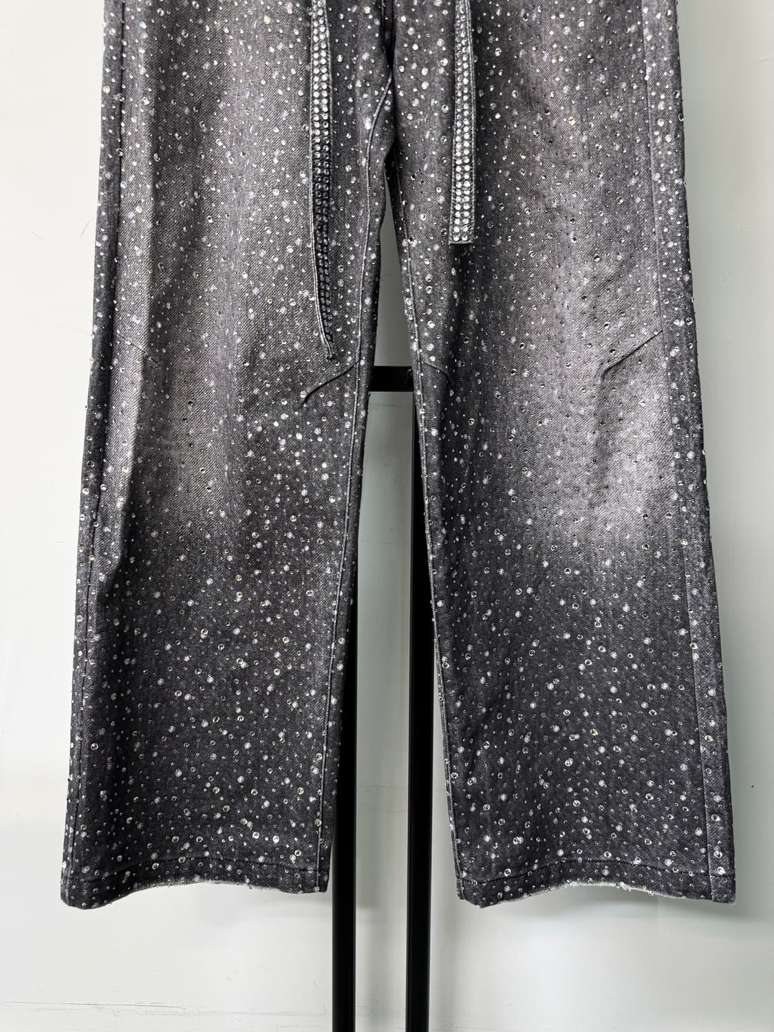 벌스오브로얄차일드 24AW 스와로브스키 데님 팬츠 상품이미지4