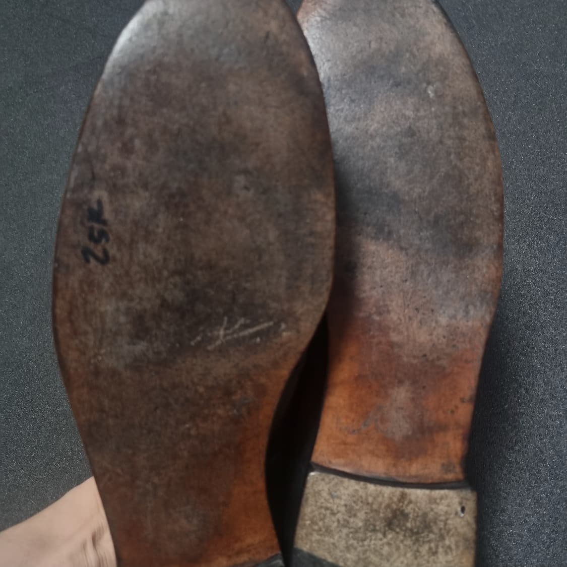 프라다 블랙 로퍼 uk9.5 상품이미지6