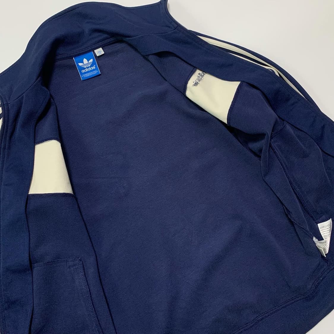 아디다스 사이드라인 트랙탑 상품이미지3