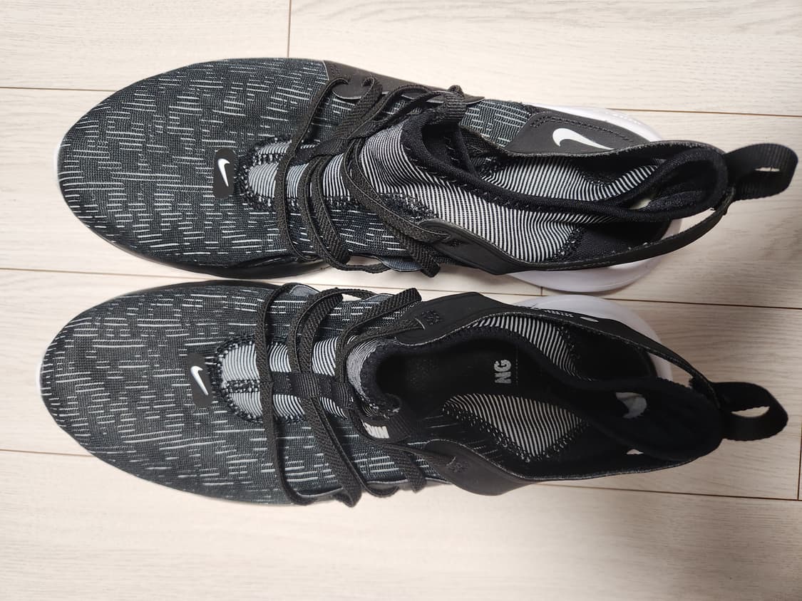 나이키 러닝화 플렉스 콘택트 3 AQ7484-004  사이즈270

아웃 상품이미지4