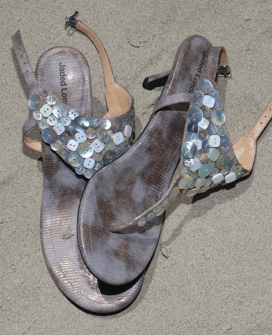 Azaela Metallic Button Heeled Sandals 상품이미지1