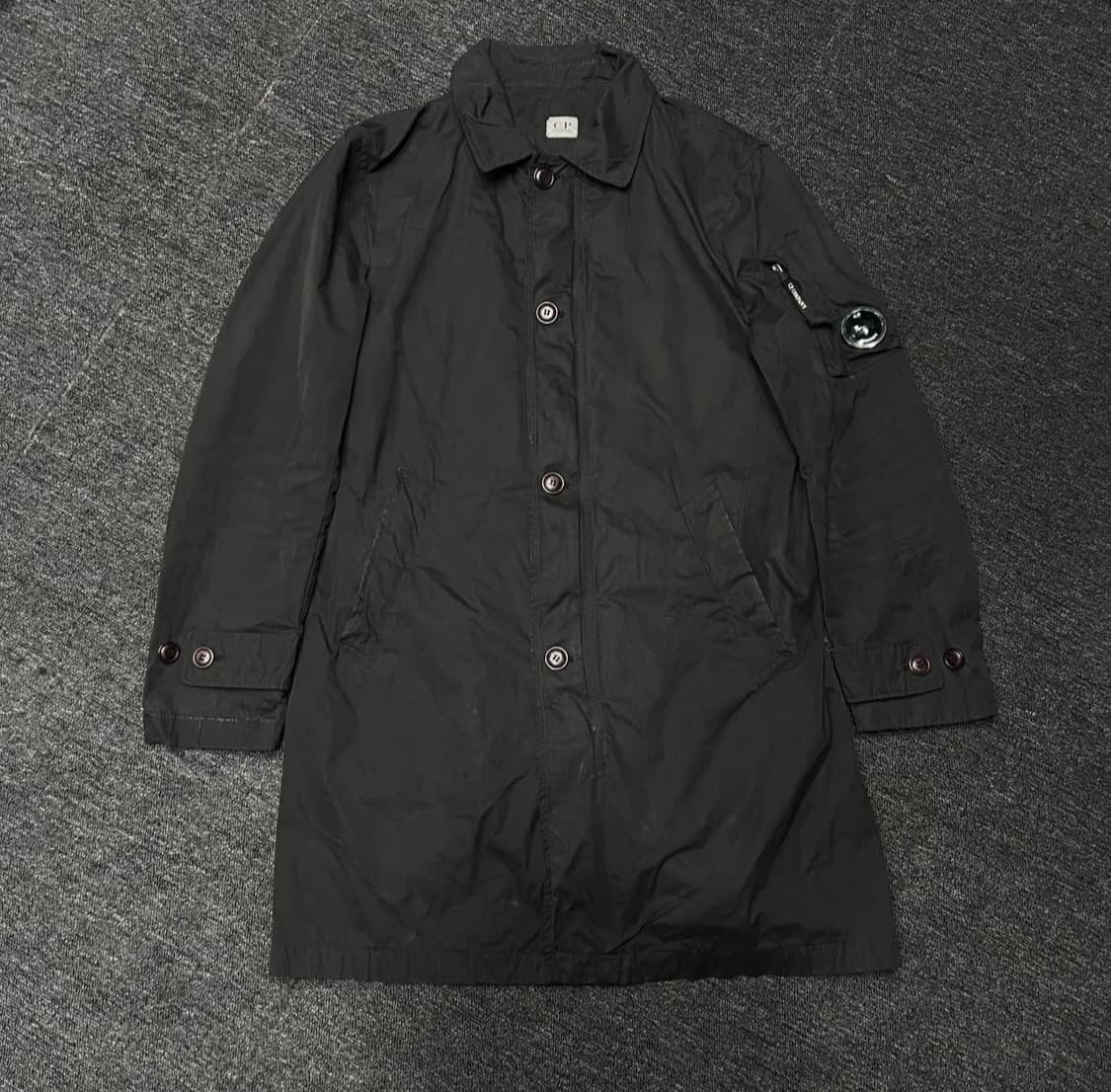 CP컴퍼니 사이드 렌즈 나일론 코트 상품이미지1