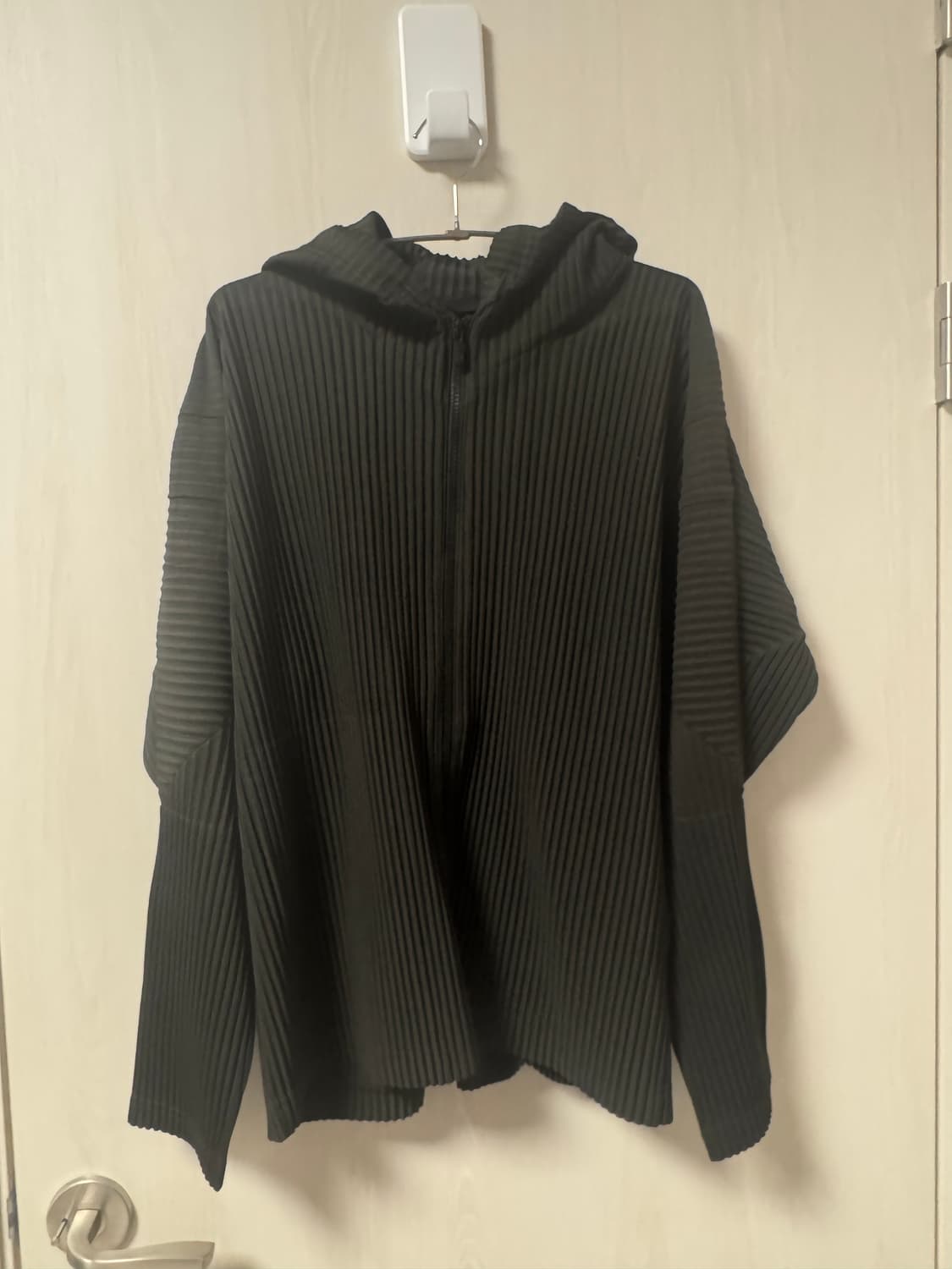 [3]이세이미야케 옴므플리세 후드집업 상품이미지1