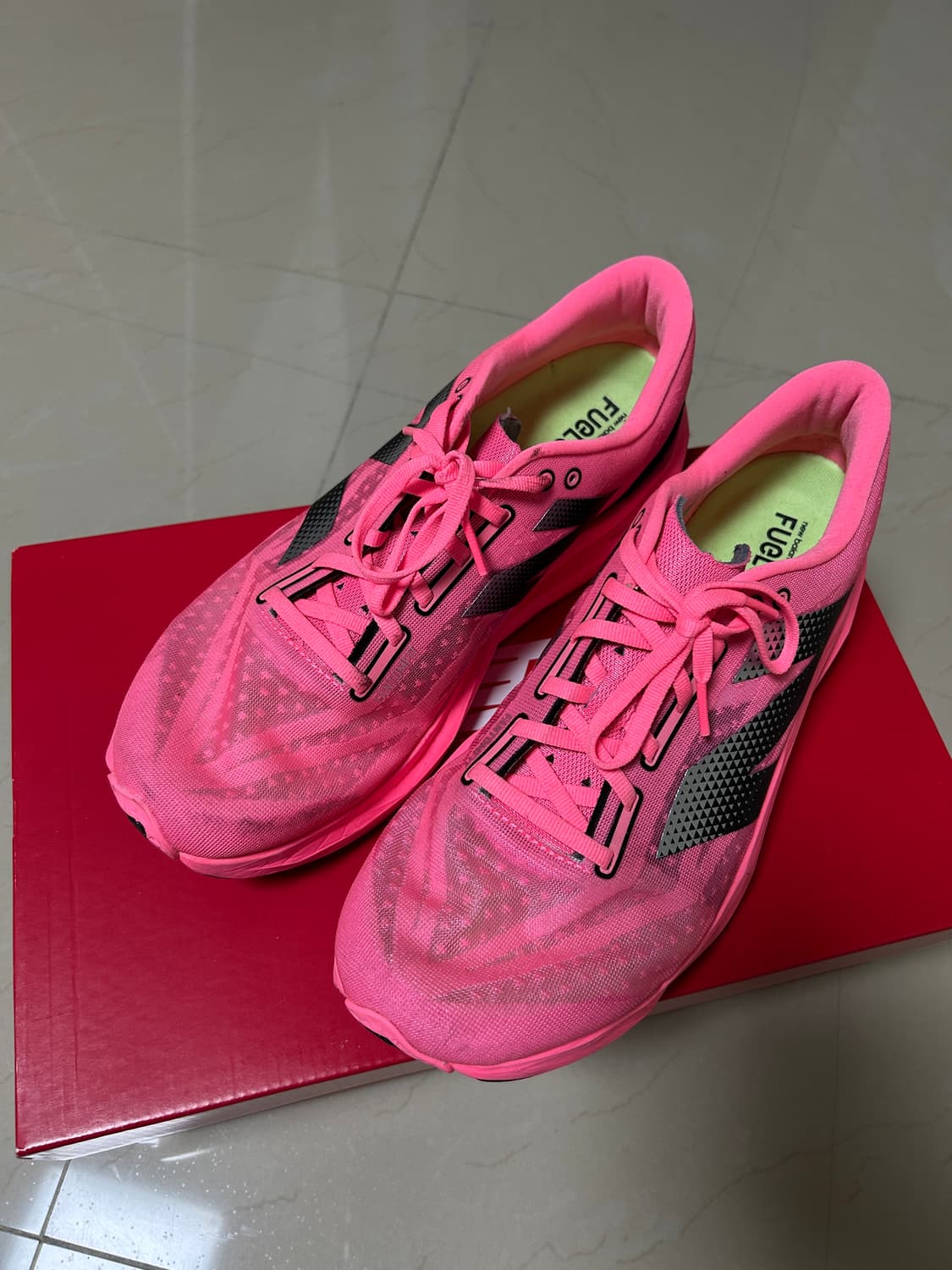 뉴발란스 퓨어셀 레벨 v4 울트라 핑크 블랙 - D 스탠다드 상품이미지1