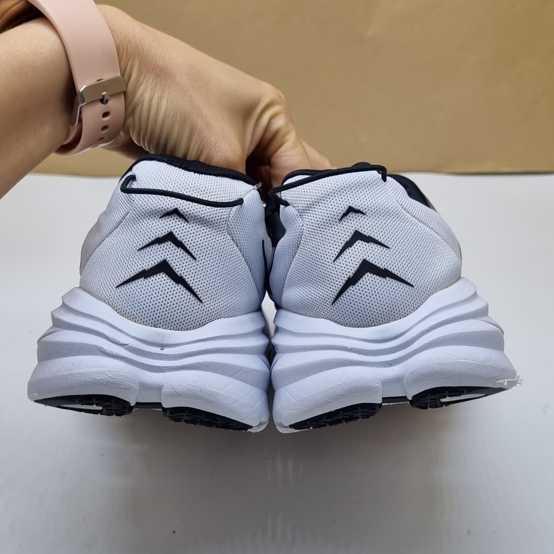 호카 링컨3 런닝화250 상품이미지4