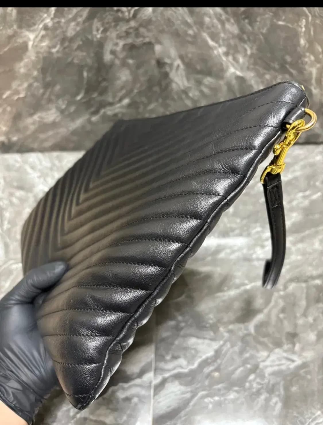 입생로랑 마틀라세 금장 라지 클러치백 상품이미지5