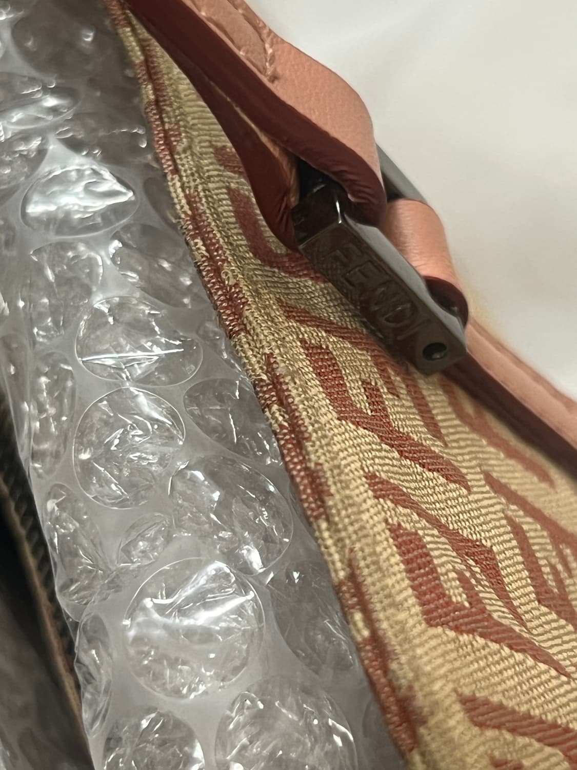 정품 펜디 주키노 베이지핑크 토트백 상품이미지6