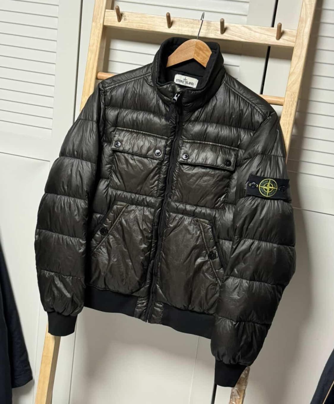 스톤아일랜드 가먼트다잉 딥카키x블랙 나일론 패딩 자켓 상품이미지2