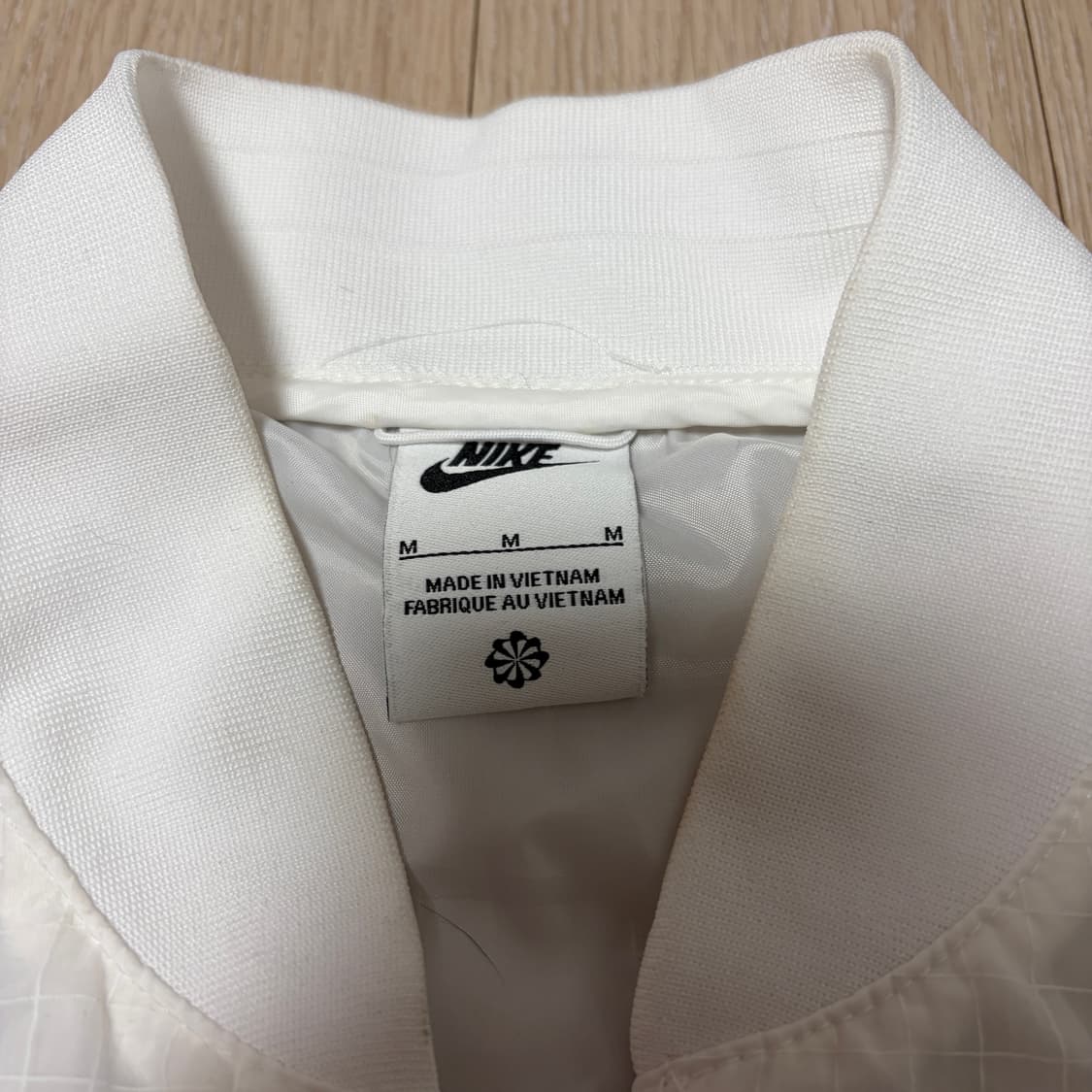 나이키 NSW 에센셜 시스루 우븐 바람막이 자켓 상품이미지3